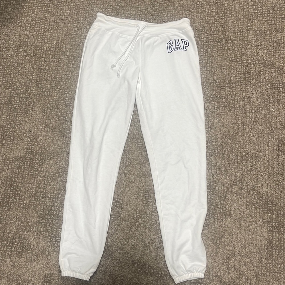 GAP white sweatpants